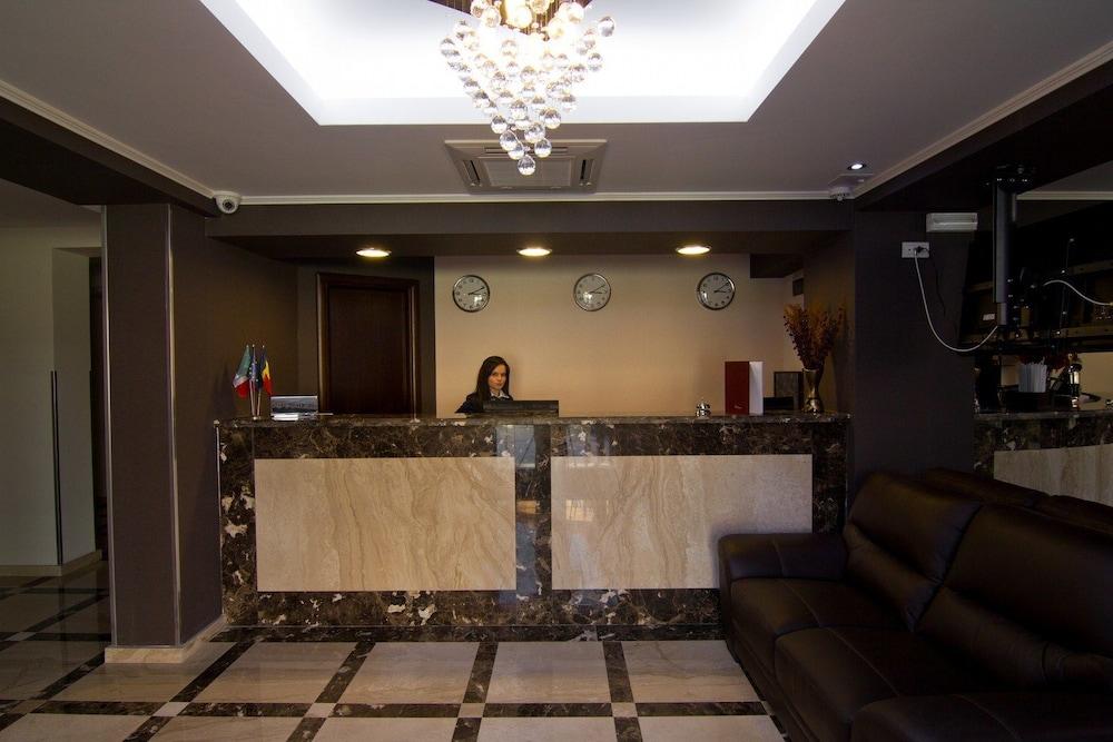 West Plaza Hotel Bucareste Exterior foto