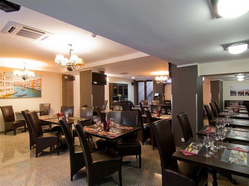 West Plaza Hotel Bucareste Exterior foto