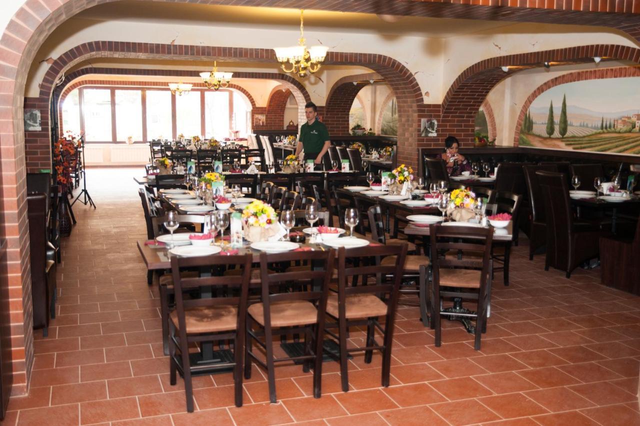 West Plaza Hotel Bucareste Exterior foto